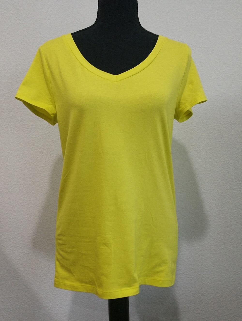 Ann Taylor Women's V-Neck Tee in Yellow